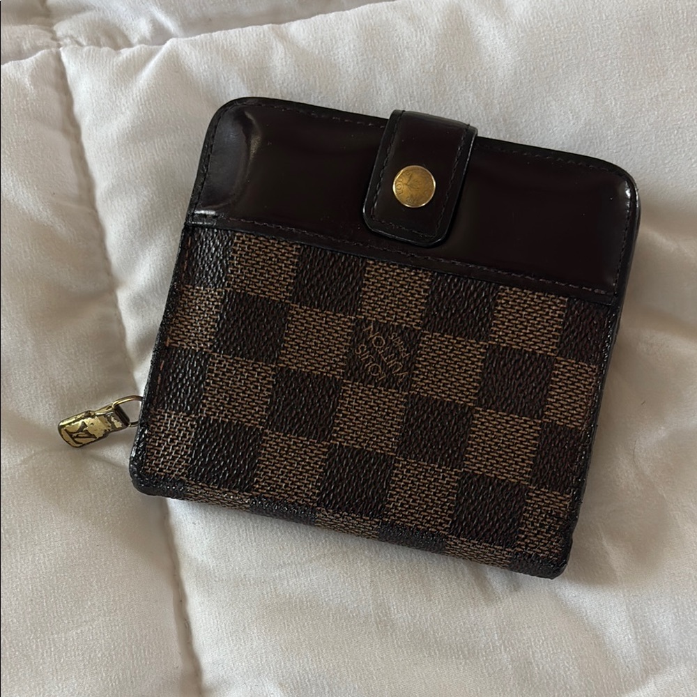 LOUIS VUITTON Checkered Brown and Black Wallet